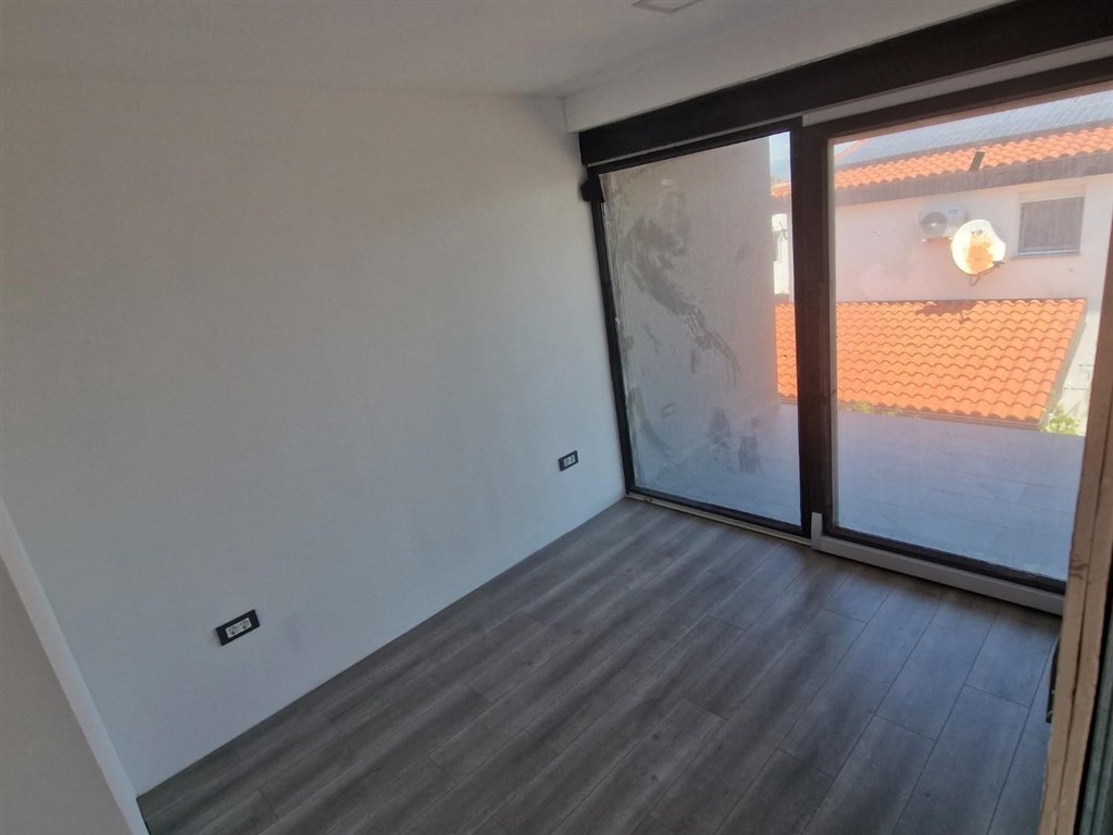 na-prodej-apartmanovy-dum-jen-70-m-od-more-vir-chorvatsko