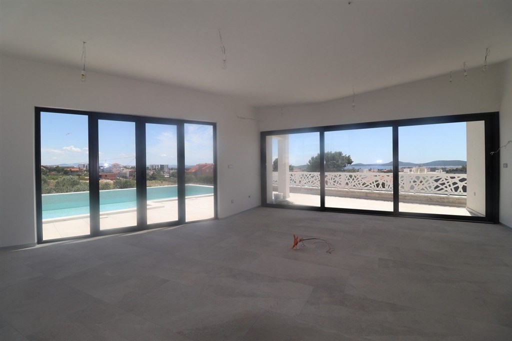 na-prodej-novy-dum-s-bazenem-a-dilcim-vyhledem-na-more-vodice-chorvatsko