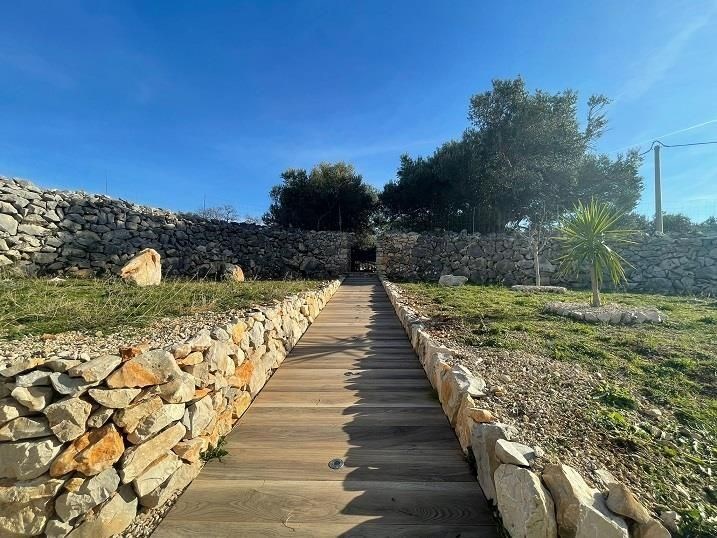 na-prodej-moderni-vila-s-bazenem-v-klidne-oblasti-pag-chorvatsko