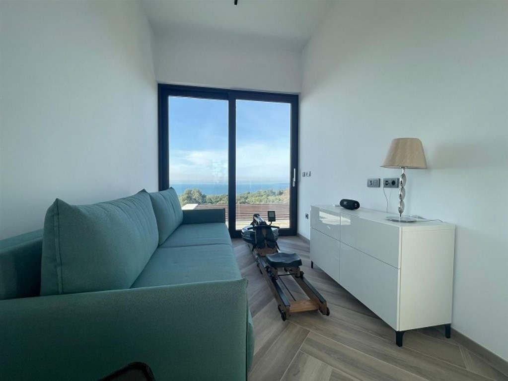 na-prodej-moderni-vila-s-bazenem-v-klidne-oblasti-pag-chorvatsko