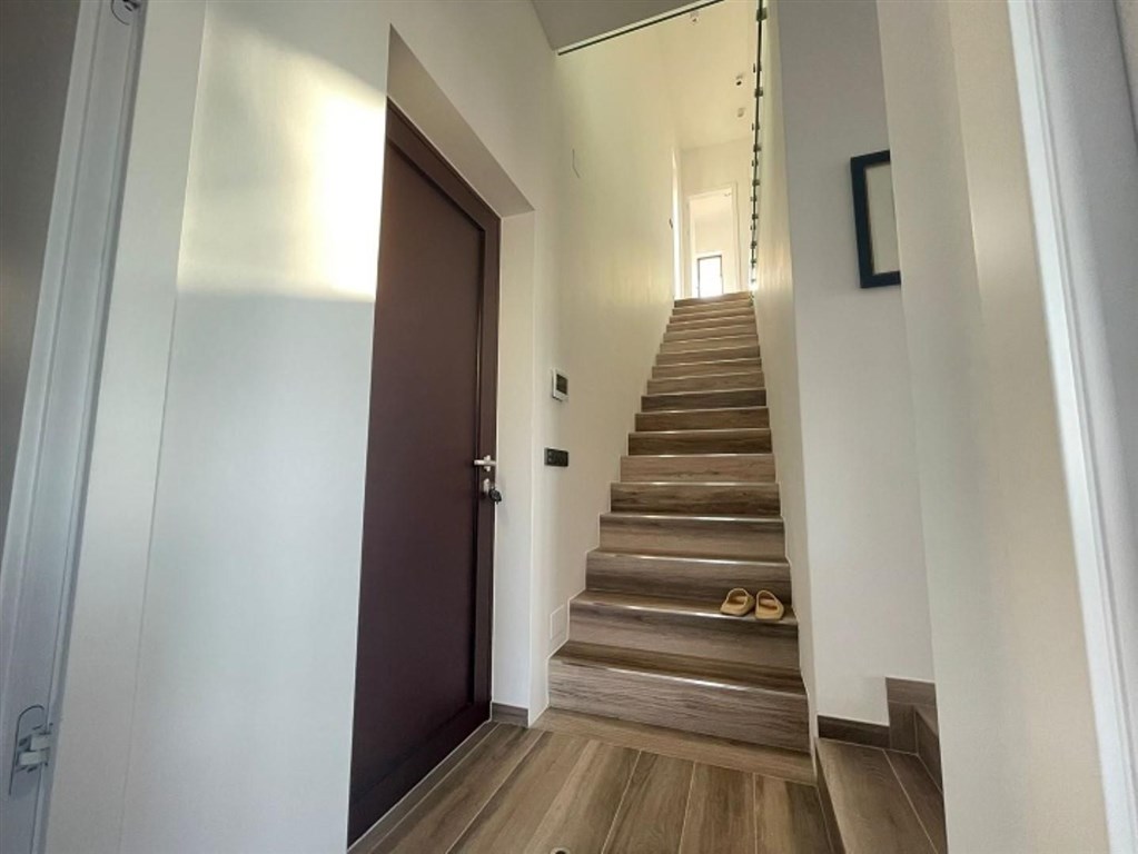 na-prodej-moderni-vila-s-bazenem-v-klidne-oblasti-pag-chorvatsko