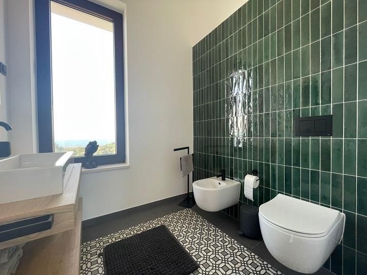 na-prodej-moderni-vila-s-bazenem-v-klidne-oblasti-pag-chorvatsko