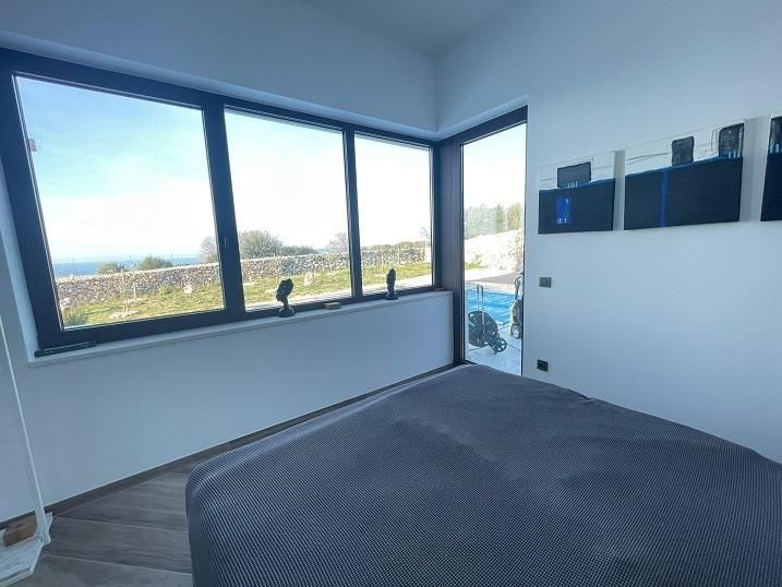 na-prodej-moderni-vila-s-bazenem-v-klidne-oblasti-pag-chorvatsko