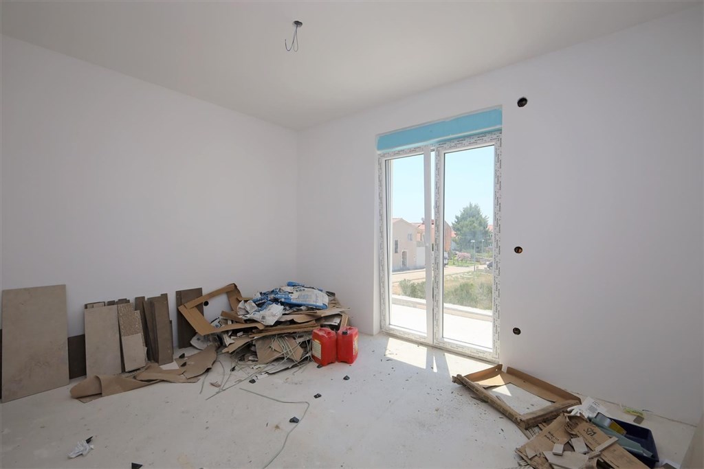 novy-atraktivni-dum-s-bazenem-blizko-more-srima-chorvatsko