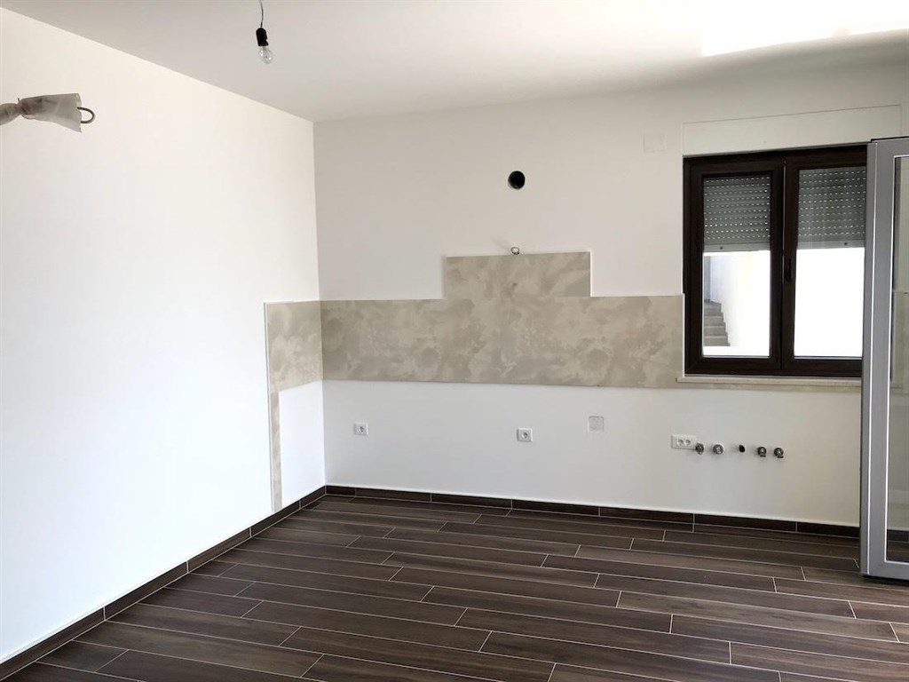 na-prodej-luxusni-apartman-v-1-rade-u-more-pag-chorvatsko