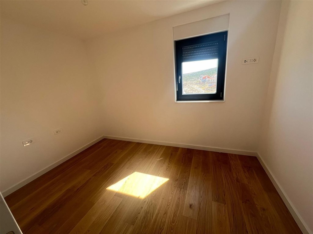 na-prodej-novy-apartman-v-1-rade-od-more-vinjerac-chorvatsko