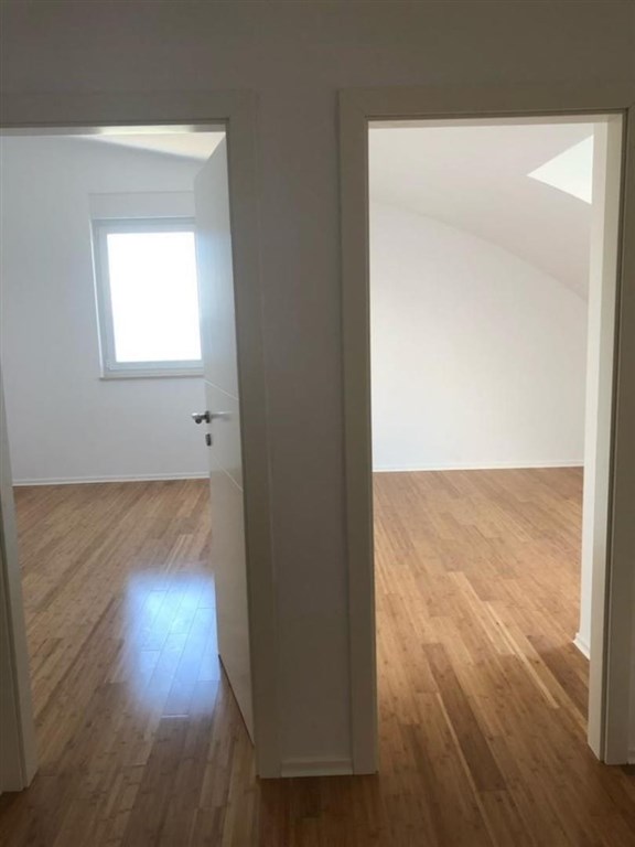 na-prodej-luxusni-apartman-v-1-rade-od-more-povljana-chorvatsko