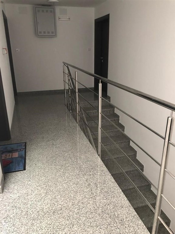 na-prodej-luxusni-apartman-v-1-rade-od-more-povljana-chorvatsko