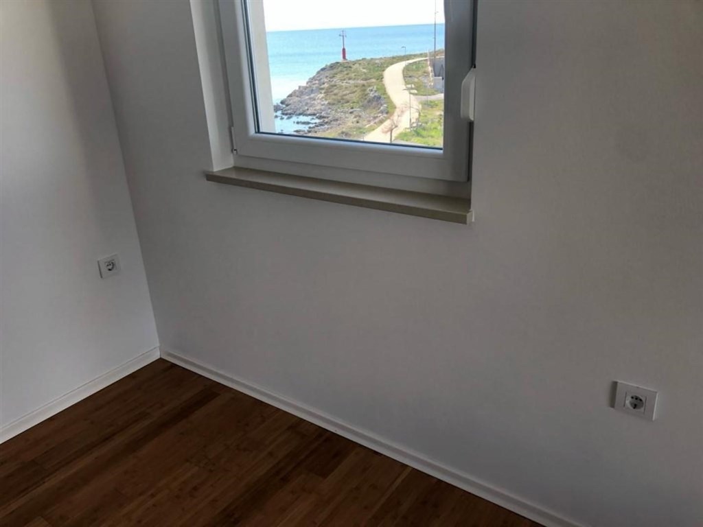 na-prodej-luxusni-apartman-v-1-rade-od-more-povljana-chorvatsko