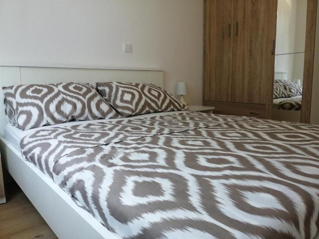 na-prodej-apartmanovy-dum-s-vyhledem-na-more-maslenica-chorvatsko