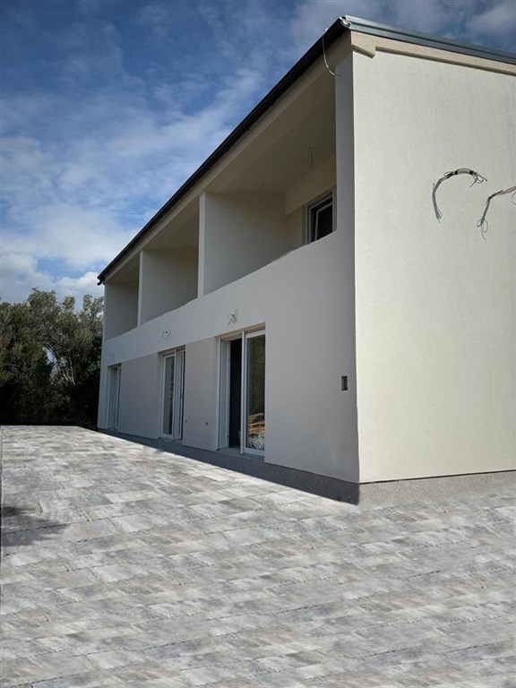 na-prodej-novy-dvoupodlazni-apartman-pasman-chorvatsko