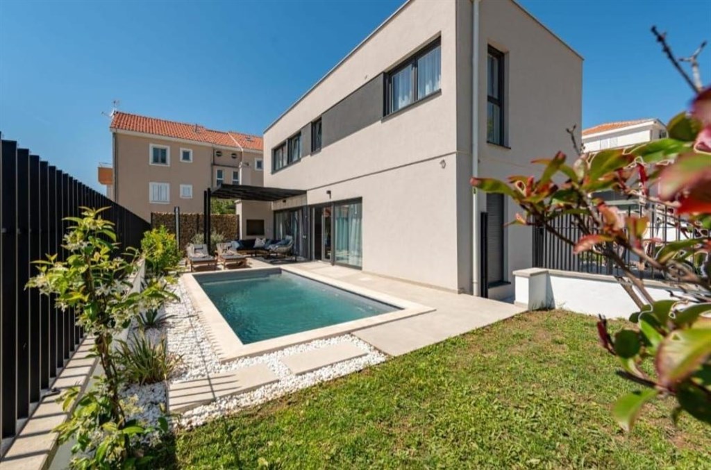 na-prodej-novy-dvoupodlazni-apartman-blizko-more-privlaka-chorvatsko