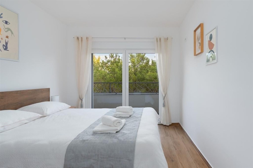 na-prodej-moderne-vybaveny-apartman-s-terasou-vir-chorvatsko