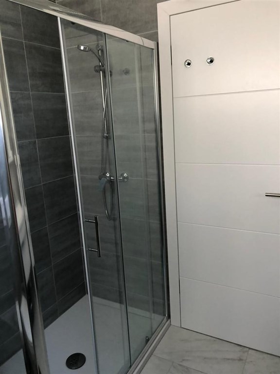 na-prodej-vybaveny-apartman-v-1-rade-od-more-vir-chorvatsko
