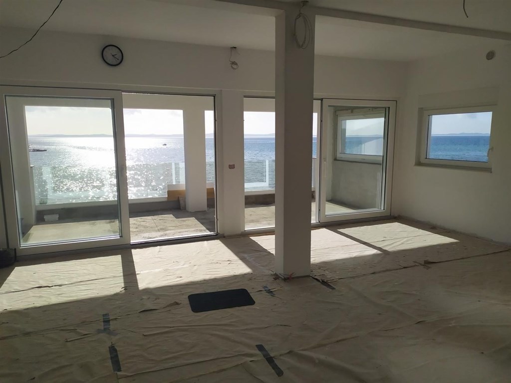 na-prodej-dva-apartmany-v-1-rade-od-more-vir-chorvatsko