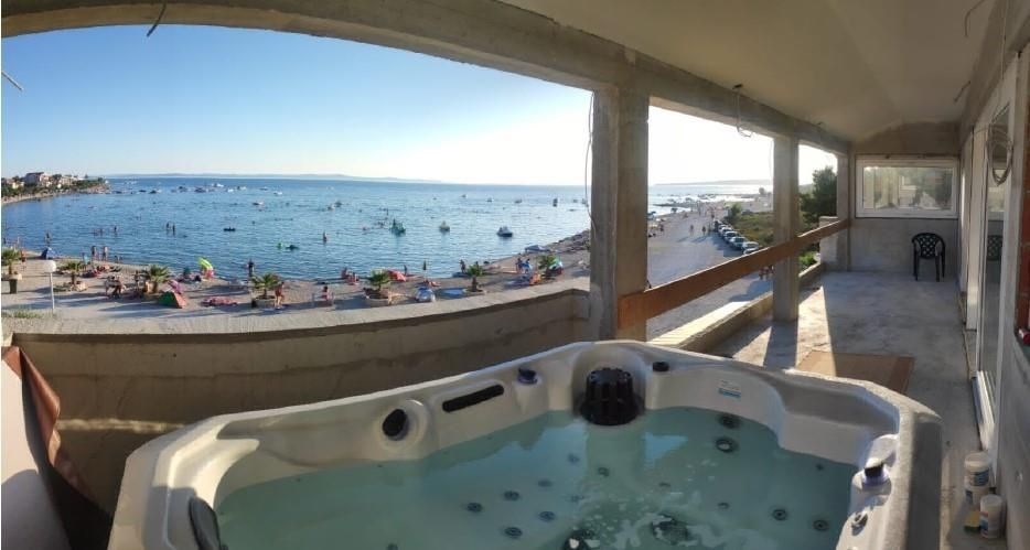 na-prodej-dva-apartmany-v-1-rade-od-more-vir-chorvatsko