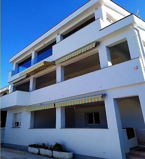 na-prodej-dva-apartmany-v-1-rade-od-more-vir-chorvatsko