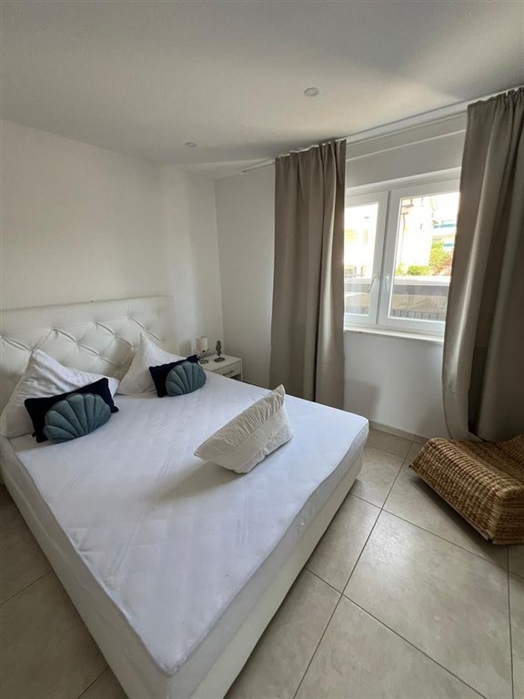 na-prodej-zarizeny-apartman-v-1-rade-od-more-bibinje-chorvatsko