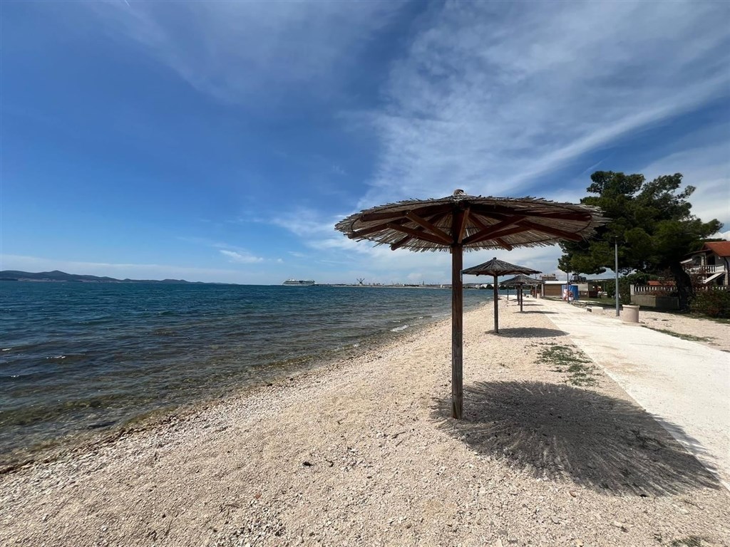 na-prodej-zarizeny-apartman-v-1-rade-od-more-bibinje-chorvatsko