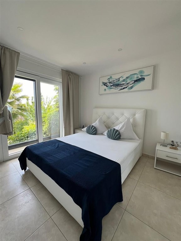 na-prodej-zarizeny-apartman-v-1-rade-od-more-bibinje-chorvatsko