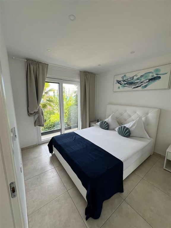 na-prodej-zarizeny-apartman-v-1-rade-od-more-bibinje-chorvatsko