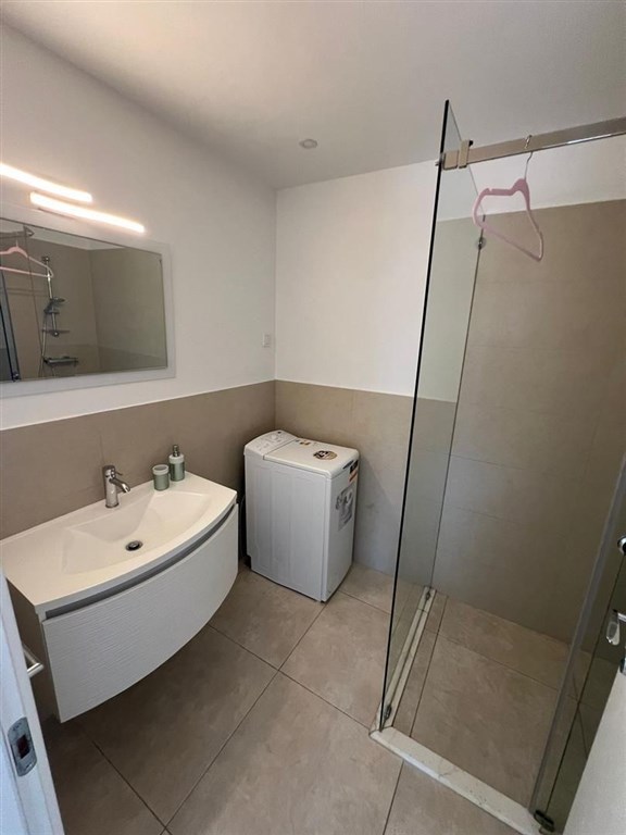 na-prodej-zarizeny-apartman-v-1-rade-od-more-bibinje-chorvatsko