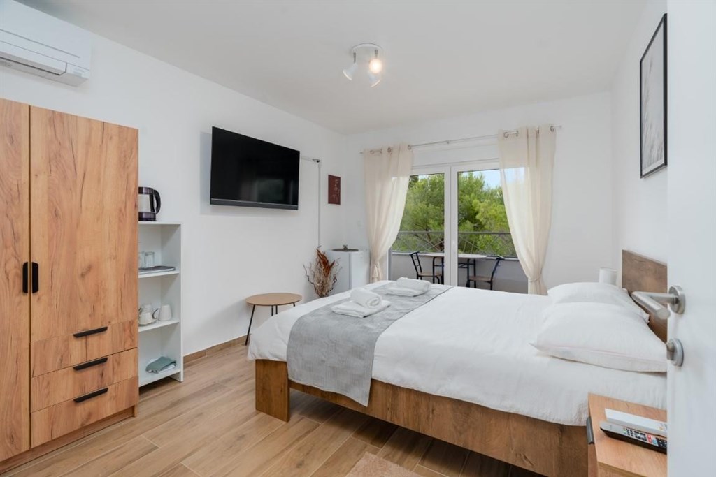 na-prodej-vybaveny-apartman-se-stresni-terasou-vir-chorvatsko