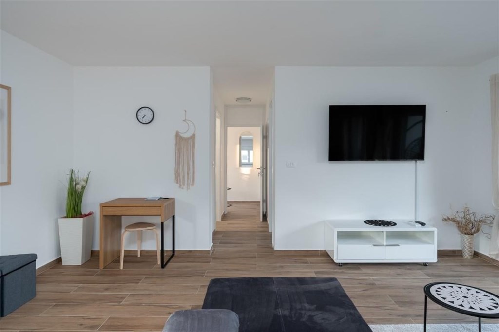 na-prodej-vybaveny-apartman-se-stresni-terasou-vir-chorvatsko