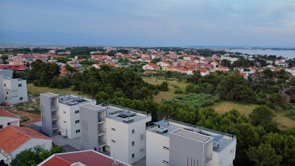 na-prodej-vybaveny-apartman-se-stresni-terasou-vir-chorvatsko