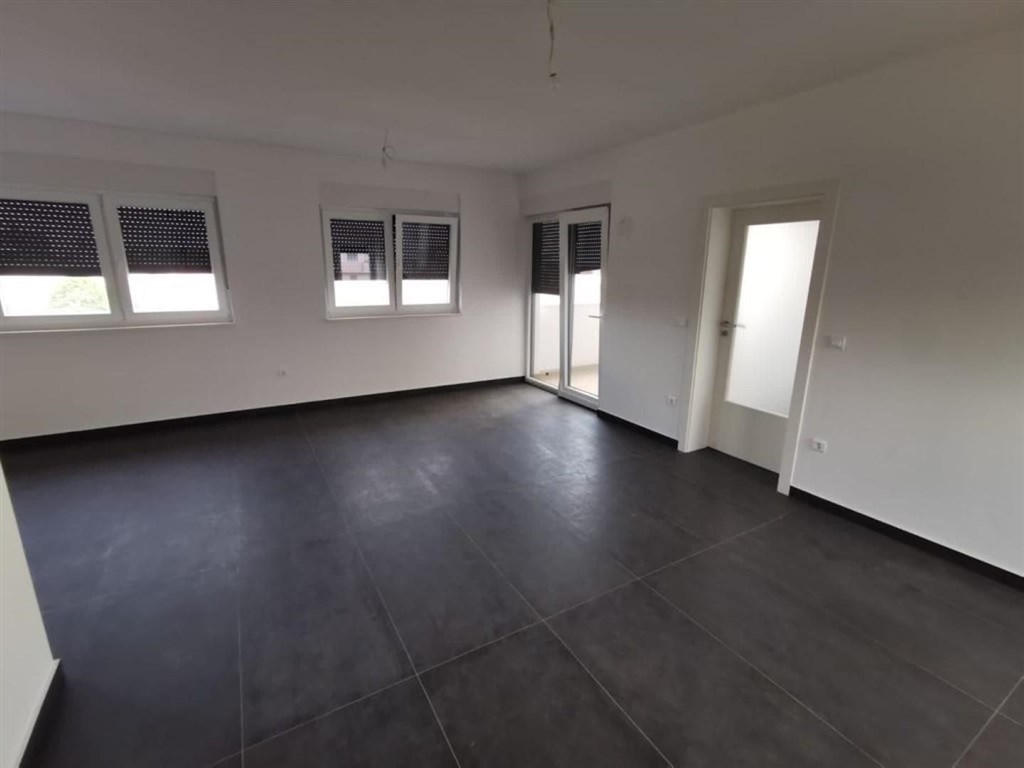 na-prodej-apartman-se-stresni-terasou-a-bazenem-zadar-chorvatsko