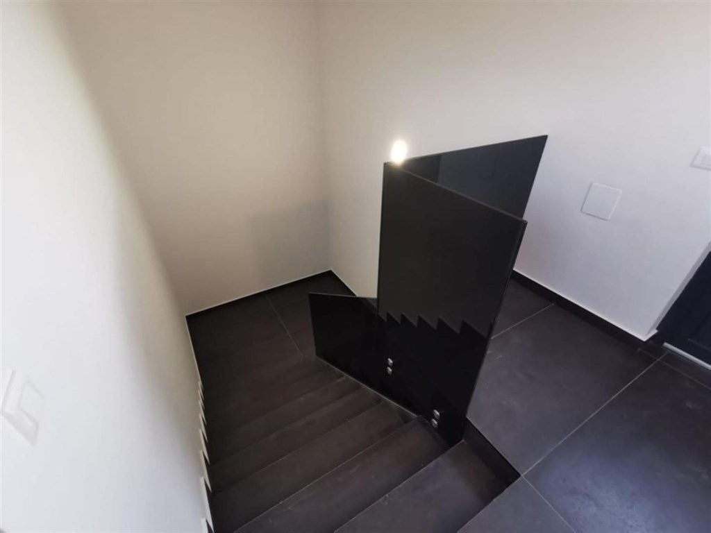 na-prodej-apartman-se-stresni-terasou-a-bazenem-zadar-chorvatsko