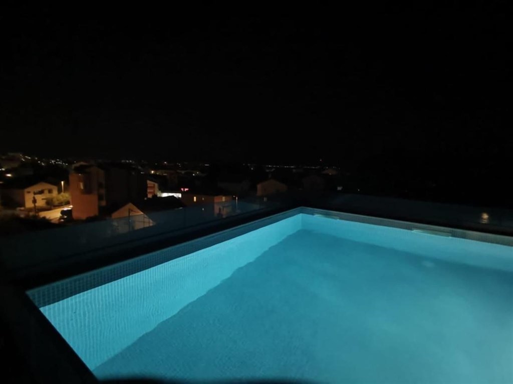 na-prodej-apartman-se-stresni-terasou-a-bazenem-zadar-chorvatsko