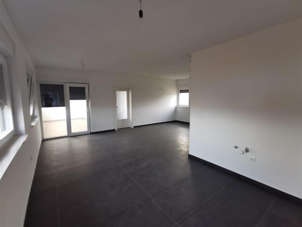 na-prodej-apartman-se-stresni-terasou-a-bazenem-zadar-chorvatsko