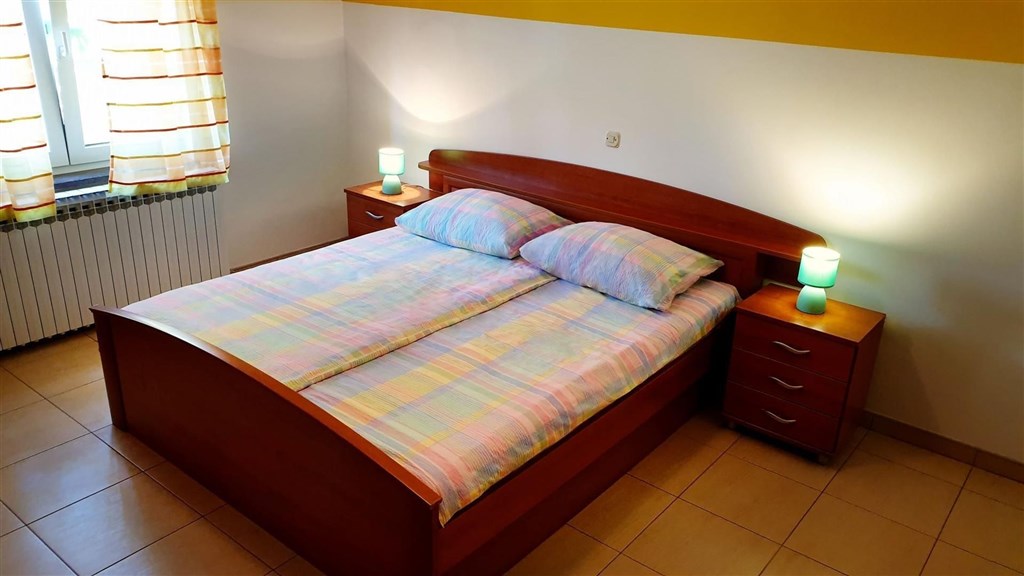 na-prodej-vila-se-7-apartmany-blizko-more-zadar-chorvatsko