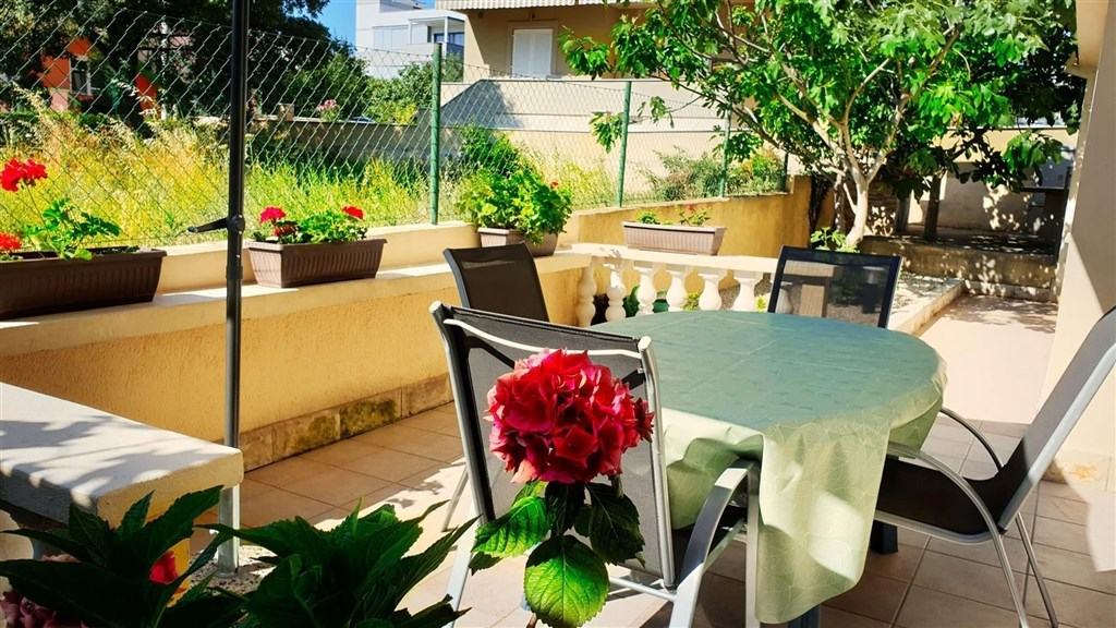 na-prodej-vila-se-7-apartmany-blizko-more-zadar-chorvatsko