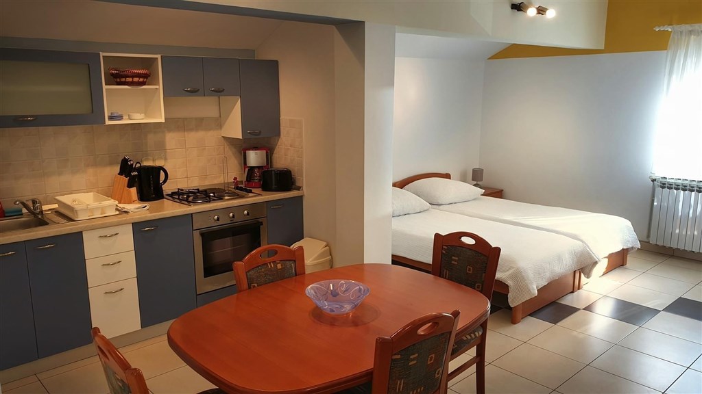 na-prodej-vila-se-7-apartmany-blizko-more-zadar-chorvatsko