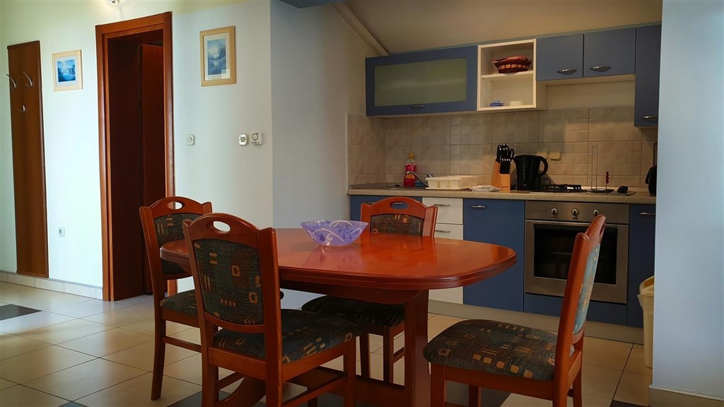 na-prodej-vila-se-7-apartmany-blizko-more-zadar-chorvatsko