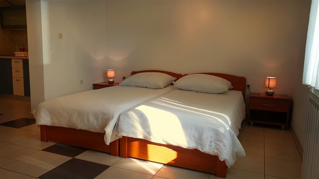 na-prodej-vila-se-7-apartmany-blizko-more-zadar-chorvatsko