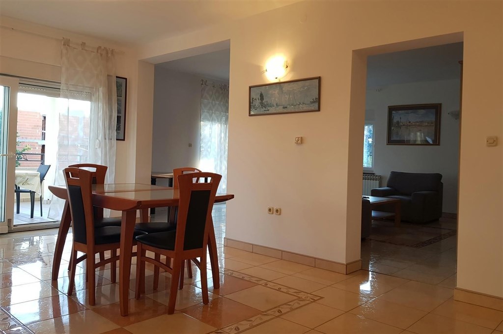 na-prodej-vila-se-7-apartmany-blizko-more-zadar-chorvatsko