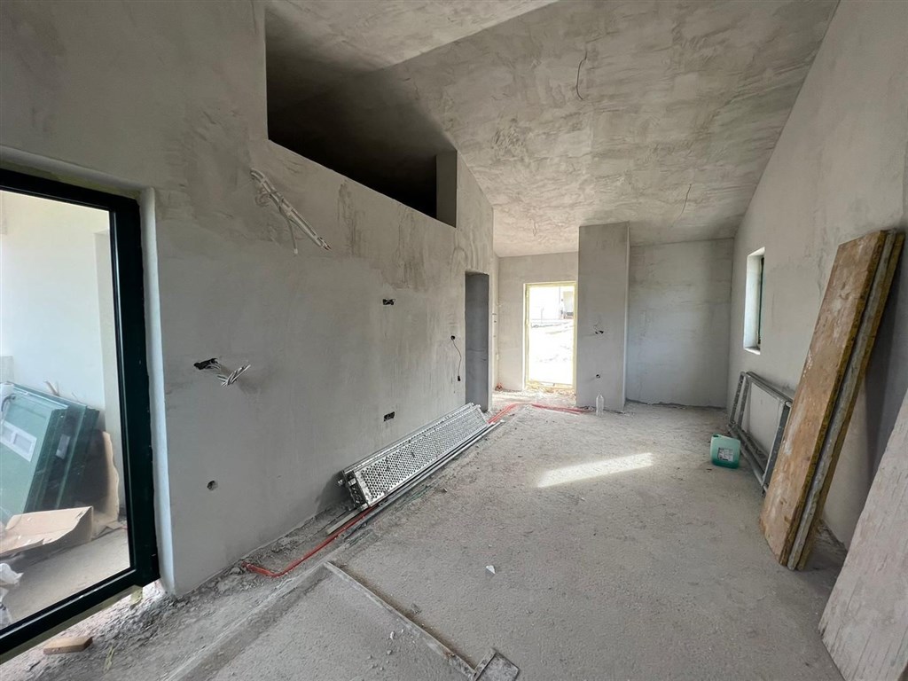 na-prodej-jednopodlazni-dum-kousek-od-more-novigrad-chorvatsko