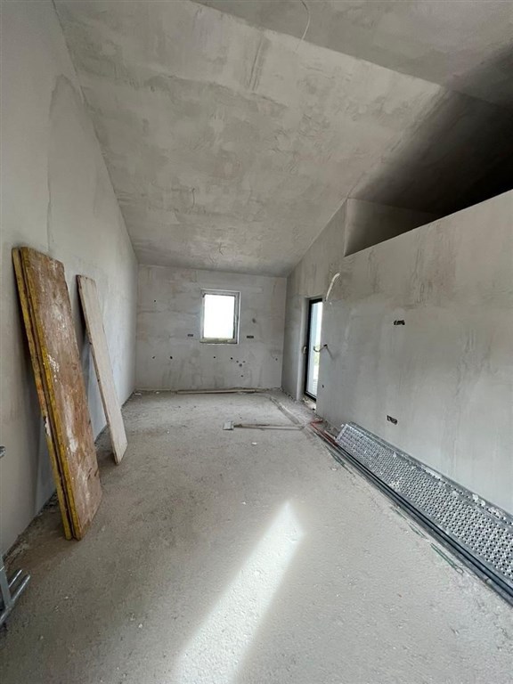 na-prodej-jednopodlazni-dum-kousek-od-more-novigrad-chorvatsko