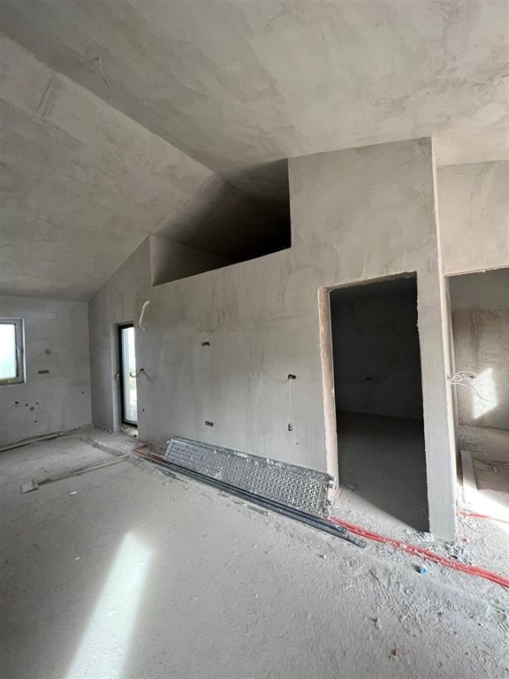 na-prodej-jednopodlazni-dum-kousek-od-more-novigrad-chorvatsko