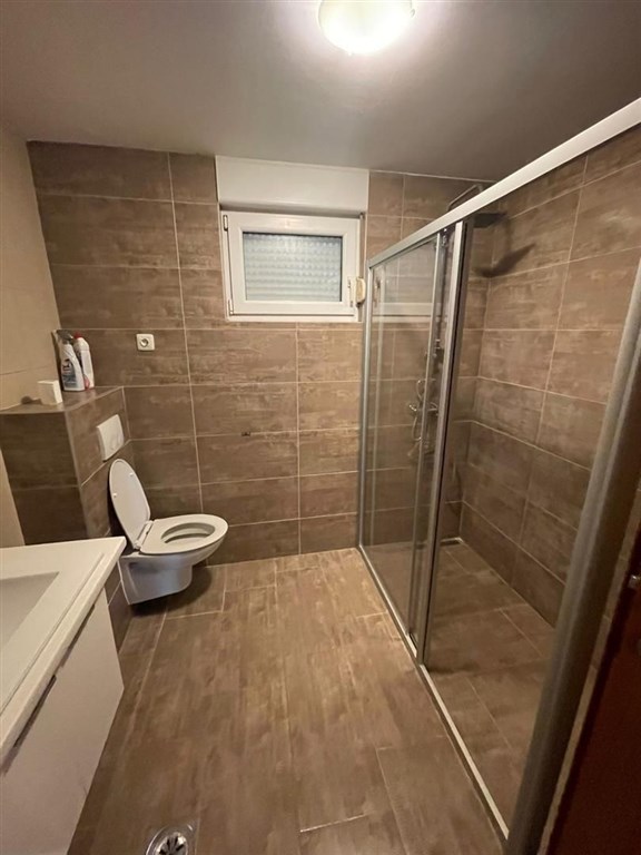 na-prodej-apartmanovy-dum-s-vyhledem-na-more-petrcane-chorvatsko