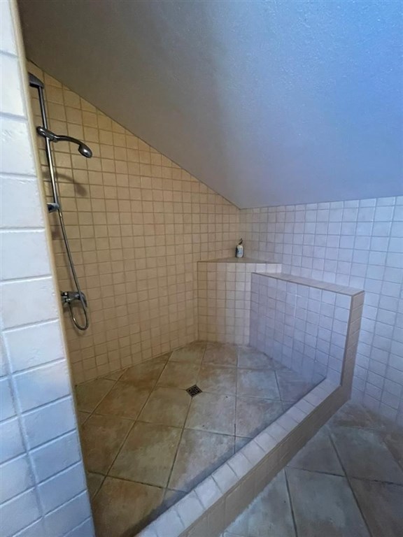 na-prodej-apartmanovy-dum-s-vyhledem-na-more-petrcane-chorvatsko