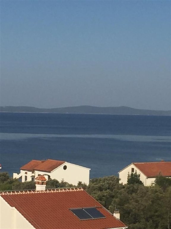 na-prodej-apartmanovy-dum-s-vyhledem-na-more-petrcane-chorvatsko