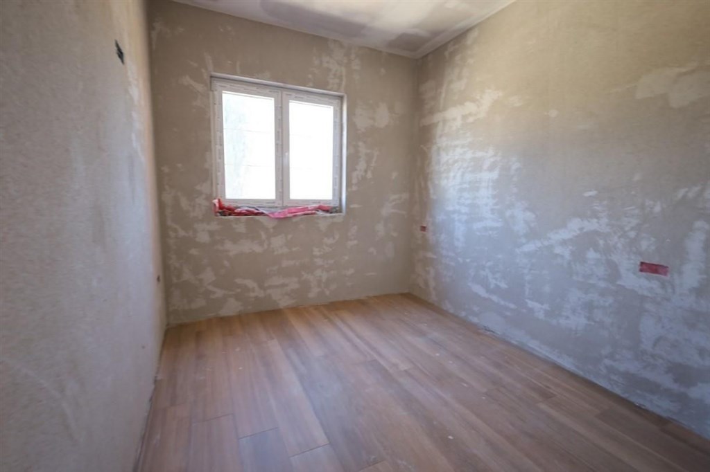 na-prodej-novy-rodinny-dum-s-bazenem-vrpolje-chorvatsko