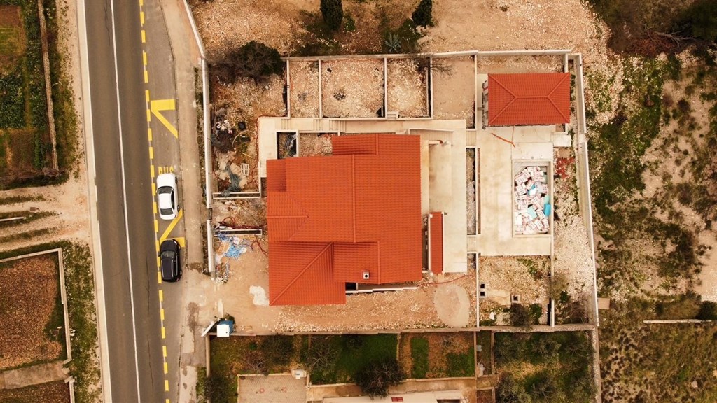 na-prodej-novy-rodinny-dum-s-bazenem-vrpolje-chorvatsko