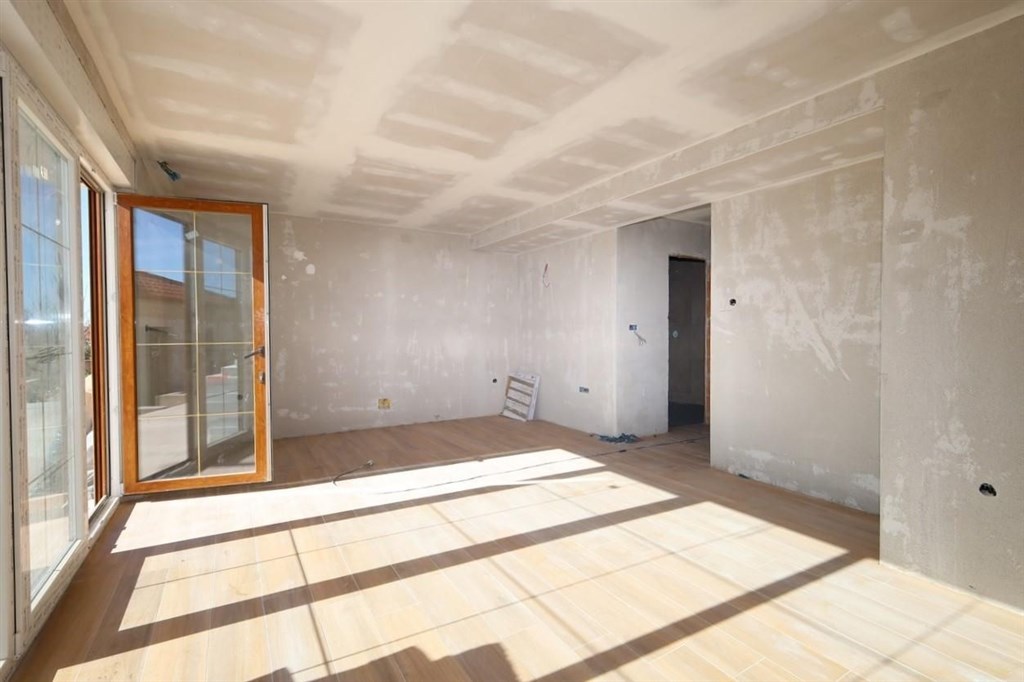 na-prodej-novy-rodinny-dum-s-bazenem-vrpolje-chorvatsko