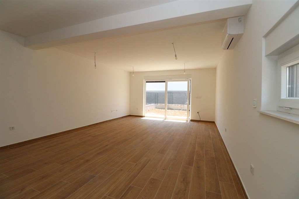 na-prodej-apartman-s-predzahradkou-blizko-more-zaboric-chorvatsko