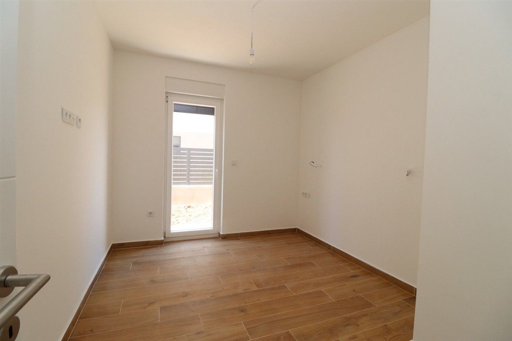 na-prodej-apartman-s-predzahradkou-blizko-more-zaboric-chorvatsko